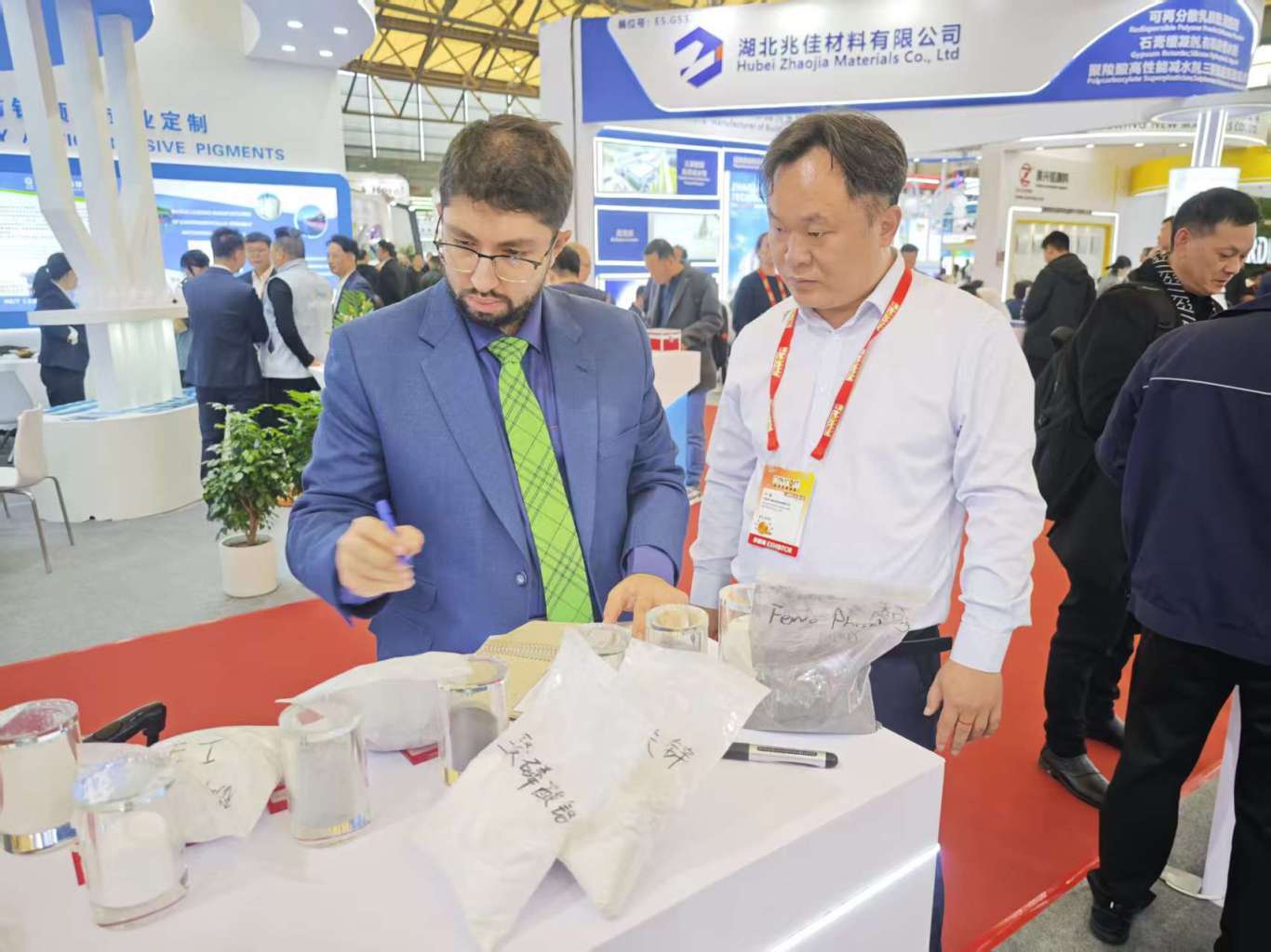 盛会收官,合作启新 | 颍川新材料2025中国国际涂料展圆满落幕(图16) 盛会收官,合作启新 | 颍川新材料2025中国国际涂料展圆满落幕(图16)