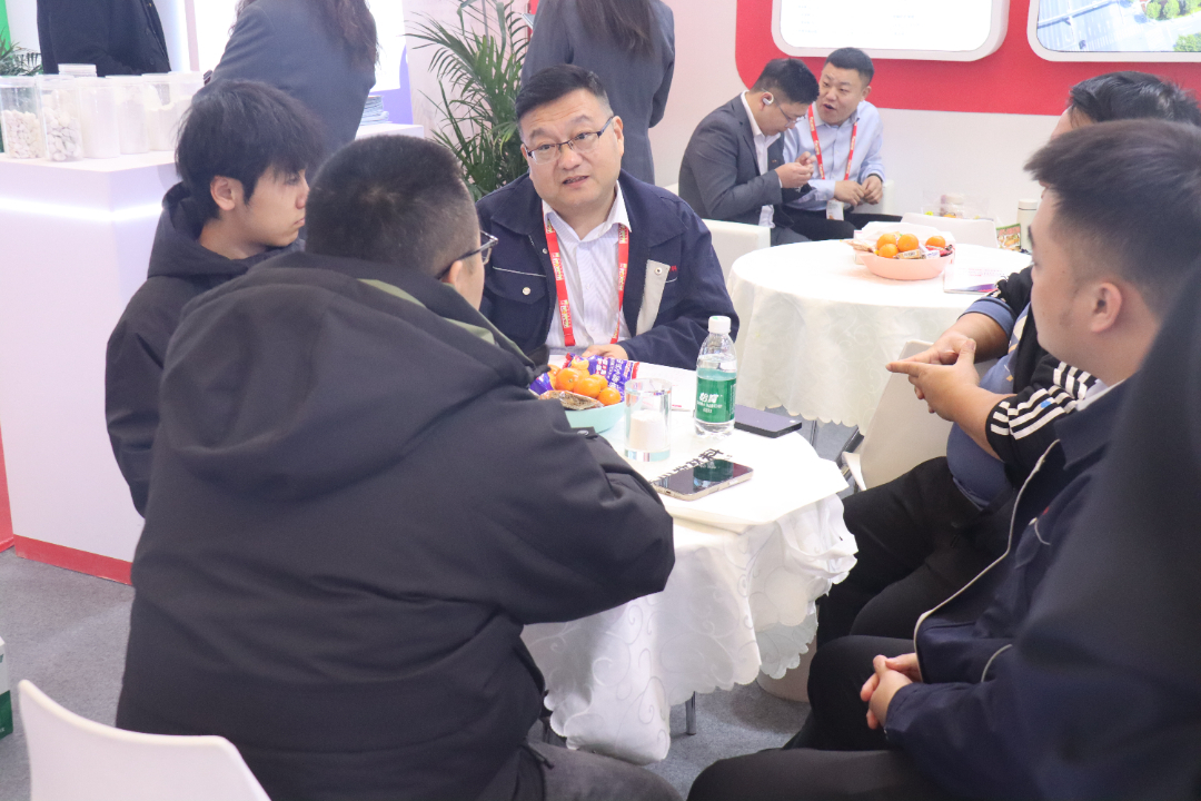 盛会收官,合作启新 | 颍川新材料2025中国国际涂料展圆满落幕(图15) 盛会收官,合作启新 | 颍川新材料2025中国国际涂料展圆满落幕(图15)